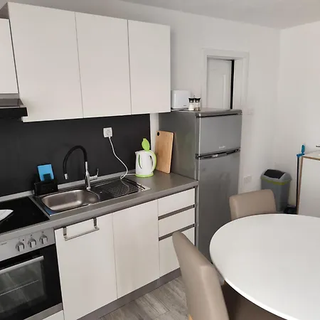 Boric Apartment Cres