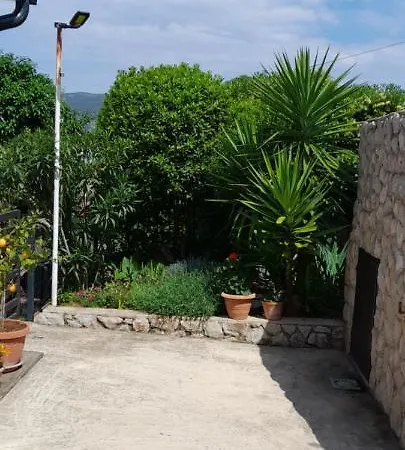 Boric Apartment Cres